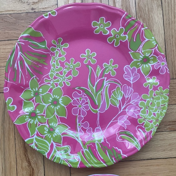 Set of 4 Lilly Pulitzer Plates - Picture 3 of 10